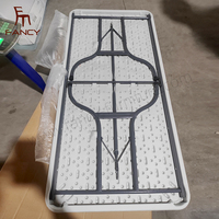 Table robuste en HDPE de 1,80 m, non pliable, portable, intérieure/extérieure, étanche, pour le camping, la plage, la salle à manger, la cour, l'hôpital, moderne et facile