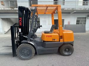 Montacargas Diésel Japonés Usado TCM para HELI, 3 Toneladas, Modelos FD30, 8FD50, FD70, con Desplazador Lateral, Longitud de Horquilla de 1220 mm, 6 Meses de Garantía - Product Image 3