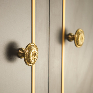 JAYA Antique Brass Drawer Pull Handles Bronze Cabinet <strong>Knobs</strong> Vintage Furniture Handles Porcelain Almirah <strong>Door</strong> Pulls for Cabinets - Product Image 3