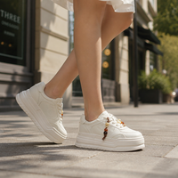 Chaussures compensées épaisses crème pour femmes, fabriquées à Wenzhou, hauteur accrue de 5 cm, prêtes à l'emploi (RTS), faible MOQ, OEM, ODM, personnalisables