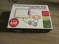 Console de jeu vidéo portable rétro YLW 8 bits 16 bits Mini TV 648 jeux