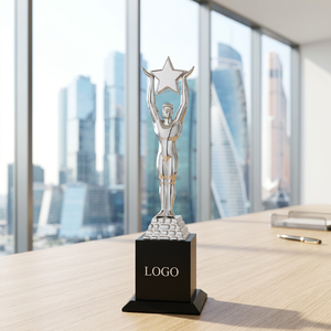 Trofeo Piramidal de Aleación de Zinc Chapado Premium con Letras Grabadas con Láser UV para Destacados Artistas - Regalos para Ferias Comerciales - Product Image 1