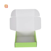 Nouvelle mode de boîtes cadeaux imprimées avec logo personnalisé carton ondulé pliable pour l'expédition de cosmétiques traitement du vernis par revêtement UV