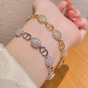 กำไลข้อมือรูปจมูกหมูประดับเพชรซิร์คอนเต็มวง สีทอง/สีเงิน เครื่องประดับงานแต่งงานสำหรับผู้หญิง กำไลแฟชั่นแบบโซ่ - Product Image 1