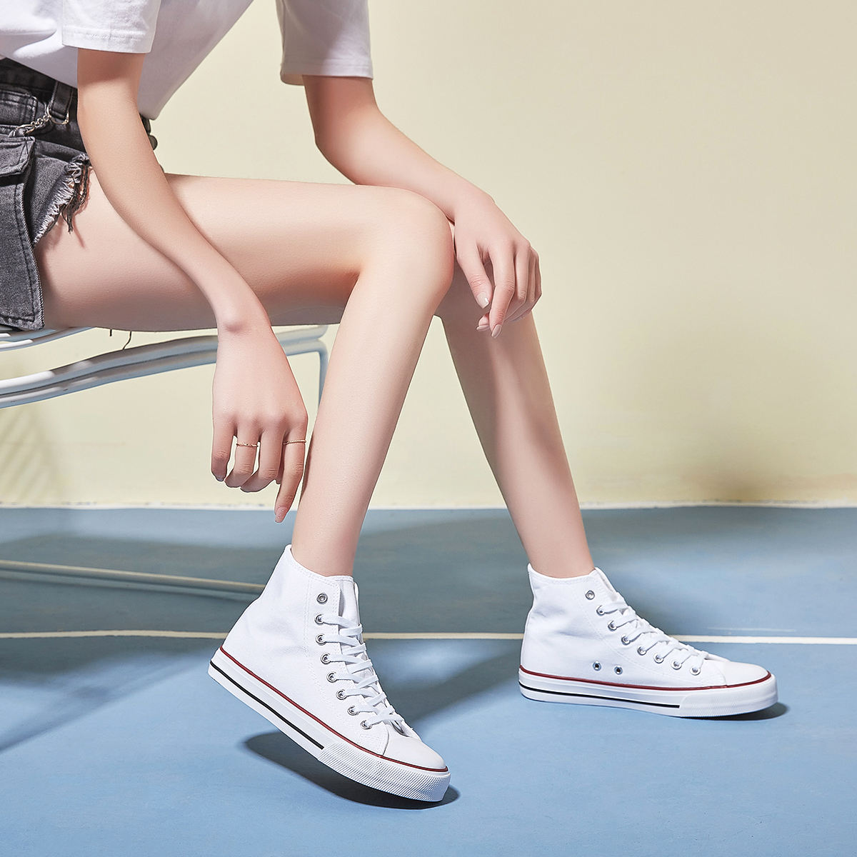 plain white canvas shoes