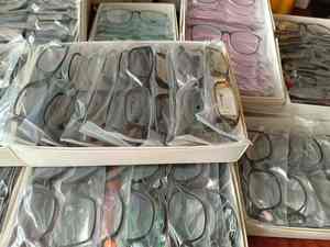 China Fábrica Clearance Stock TR Óculos Ópticos Quadros Grande Promoção Preço Barato Misto Aleatoriamente à Venda - Product Image 5