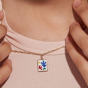 جديد 2024 مجموعة مجوهرات كلاسيكية فن تجريدي مطلي بالمينا قلادة مربعة اللون حلقة الهلال تصميم مجوهرات حسب الطلب - Product Image 6