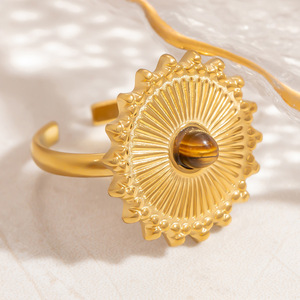 Bague plaquée or en forme de fleur avec incrustation de perles pour femme, bijoux cadeau - Product Image 2