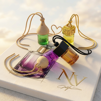 Diffuseur de parfum pour voiture en verre cylindrique, flacon suspendu avec bouchon à vis et couvercle en bois, décoration de véhicule