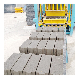 Macchina Automatica per la Produzione di Blocchi di Cemento con Pompa Idraulica PLC, Motore per Blocchi Solidi e Cavi, Lunga Durata - Product Image 1