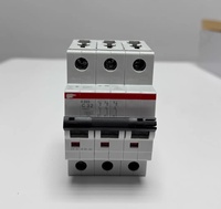 Interruptor Automático Miniatura S203-C32 32A 3 Polos 10kA de Capacidad de Ruptura