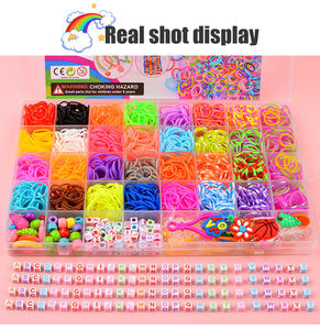 Nouveautés : Kit de tressage en caoutchouc arc-en-ciel 40 compartiments, 2500 pièces, avec perles et pendentifs colorés pour bracelets et tricots DIY pour enfants - Product Image 5