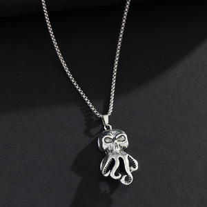 Collier pendentif Octopus pour homme, style Hip Hop, en argent tibétain, forme animal, chaîne de pull, style coréen, tendance, motif visage de fantôme marin - Product Image 1