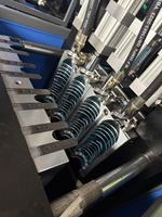 Machine de soufflage de bouteilles PET semi-automatique DEG-3L à 2 cavités, commande PLC, haute performance pour la production de bouteilles d'eau en plastique de 3L