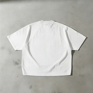 เสื้อยืดผู้ชายทรงบ็อกซี่ แขนเสื้อแบบแร็กแลน พิมพ์ลายกราฟิกด้วยเทคนิค DTG ผ้าคอตตอนพรีเมียมเนื้อหนา 250GSM ผลิตโดยผู้ผลิตเสื้อยืดเปล่าแบบสั่งทำพิเศษ - Product Image 3