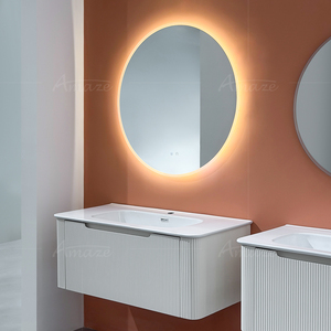 Meubles de salle de bain suspendus au mur de style villa moderne, <span class=keywords><strong>lavabo</strong></span> en céramique simple, <span class=keywords><strong>meuble</strong></span>-<span class=keywords><strong>lavabo</strong></span> en PVC de 18 mm avec miroir à LED - Product Image 3