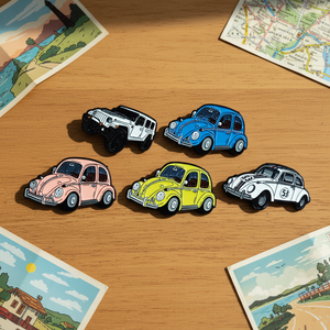 Broche de Aleación de Zinc con Forma de Coche Retro 53, Creativo, Ecológico y de Alta Calidad, para Mochila, Regalo, Accesorios para Bolsos - Product Image 1