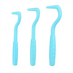 Outil de toilettage pour chiens et chats : Kit démêlant en plastique pour l'élimination des puces et tiques – Vente en gros - Product Image 2