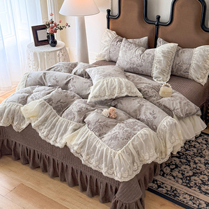 Ensemble de draps de lit en dentelle à double couche de style rétro français, housse de couette saisonnière antique répétée - Product Image 1