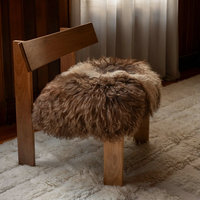 Fauteuil lounge en bois massif pour hall d'hôtel nordique, mobilier d'intérieur, salon, petit fauteuil d'appoint en peau de mouton de Mongolie pour chambre à coucher