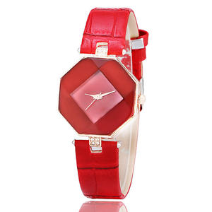 Montres mécaniques pour femmes OEM Fashion Prism Set Diamond, montres à quartz minimalistes pour femmes avec bracelet en cuir et cristaux - Product Image 3