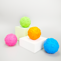 Vente directe d'usine, jouet interactif classique pour chiens avec motif de patte, balle à mâcher pour l'auto-entretenissement et soulager l'ennui