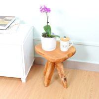 Tabouret en bois naturel sculpté à partir de racines d'arbre, banc artisanal, chaise en bois de souche, banc d'extérieur, tabouret en racines de cèdre