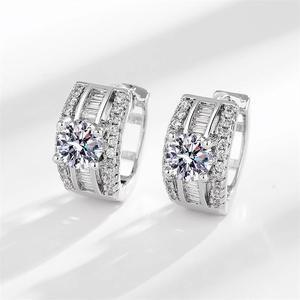 E4863 Orecchini con diamanti in oro bianco, taglio rotondo brillante, colore G, diamanti naturali, gioielli da sposa classici da donna - Product Image 1