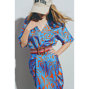 Robe midi en satin à col en V bleue - Product Image 3