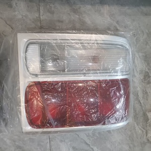 <span class=keywords><strong>Feu</strong></span> arrière standard pour bus Toyota Coaster, non chromé, lentille rouge transparente, remplacement OEM, côté gauche et droit - Product Image 2