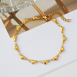 Parures de bijoux tendance en acier inoxydable hypoallergénique plaqué or PVD 14k 18k, anti-ternissement, avec collier et bracelet en forme de cœur pour femme - Product Image 2