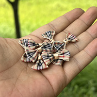 Petites broderies sans colle, idéales pour les pinces à cheveux DIY, les accessoires capillaires et les accessoires vestimentaires.