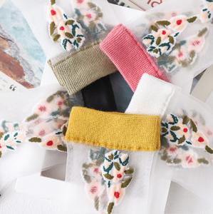Chaussettes transparentes en soie de verre à motif floral papillon personnalisées OEM pour femmes, chaussettes d'été en maille transparente avec logo personnalisé - Product Image 3