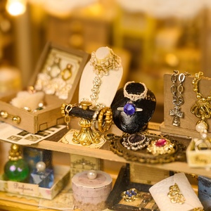 IIECREATE Nouveauté DIY Puzzle 3D en bois K-1086 Vitrine's Tale Bijouterie Maison miniature Faite à la main Cadeau d'anniversaire - Product Image 3