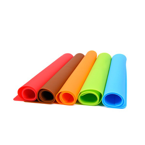 Tapis en silicone antidérapant de style classique résistant à la chaleur et facile à nettoyer pour la cuisson et la cuisson de comptoir de cuisine - Product Image 3