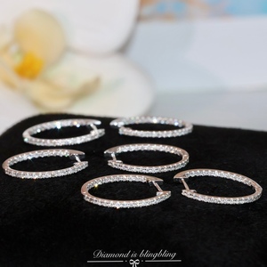 Pendientes de Aro Huggie de Oro Blanco de 18K con Diamantes Naturales de 0.60ct, Corte Brillante Redondo, Estilo Clásico para Uso Diario, 14.5mm, para Mujer, Marca Xinfy - Product Image 5