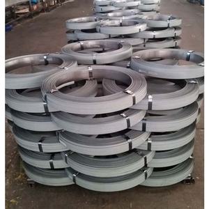 Emballage enduit <span class=keywords><strong>de</strong></span> peinture 0.3*16mm <span class=keywords><strong>prix</strong></span> <span class=keywords><strong>de</strong></span> cerclage en acier par rouleau <span class=keywords><strong>bande</strong></span> <span class=keywords><strong>de</strong></span> cerclage en acier galvanisé - Product Image 5