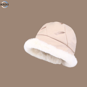 Benutzer definierte neue einfarbige süße Plüsch lose süße verdickte Mode warme Gehörschutz Kopf wickel Mützen Hüte für Frauen - Product Image 1