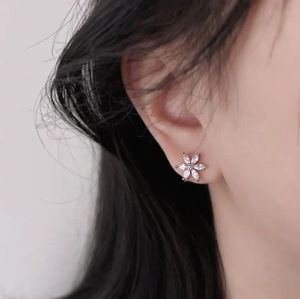 <span class=keywords><strong>Piercing</strong></span> d'oreille en titane ASTM F136, motif flocon de neige, zircon cubique, fleur de zircon marquise, dos plat, bijou de <span class=keywords><strong>piercing</strong></span> tendance scintillant pour l'hiver - Product Image 3