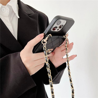 Étui de luxe en cuir PU pour téléphone avec bandoulière chaîne, porte-cartes et portefeuille pour iPhone 17 16 – Housse de téléphone portable à porter à l'épaule pour femme