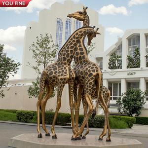 YOUFINE Fabbrica Statua Scultura Famiglia di <span class=keywords><strong>Giraffe</strong></span> in Bronzo Realistica Personalizzata da Esterno per Resort Luoghi d'Arte Pubblici e Giardino - Product Image 2