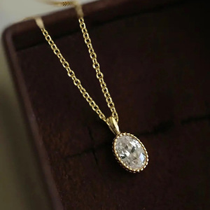 Collana con Ciondolo Ovale per Donne, Catena da Collo Minimalista alla Moda per Uso Quotidiano - Product Image 1
