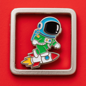 Venta al por mayor logotipo personalizado antiguo astronauta insignias lindo Anime <span class=keywords><strong>Anima</strong></span> botón broche alfileres de solapa de esmalte duro estilo de medalla especial - Product Image 6