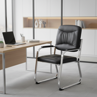 Chaise de bureau exécutive contemporaine en cuir à dossier haut avec fonction extensible, structure en acier inoxydable, design ergonomique confortable