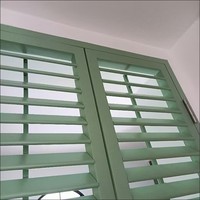 Volet à lamelles en bois massif moderne réglable, étanche, finition de surface, pour décoration intérieure de cour, à couche fixe