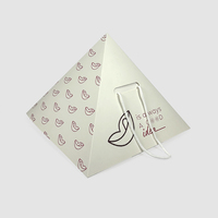 Boîte d'emballage alimentaire en forme de pyramide personnalisée avec poignée pour pain pâtisserie dessert faveur de fête de mariage boulangerie boîte de papier à emporter
