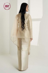 Nouvelle Arrivée 2026 – Ensemble Baju Kurung en Soie Shantung Premium pour Femme Musulmane, Broderie Perlée, Tissu Fluide Luxueux, Style Islamique Moderne - Product Image 4