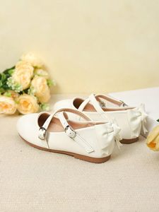 Chaussures plates d'été en cuir PU à brides croisées avec nœud arrière pour enfants, vente en gros - Product Image 6