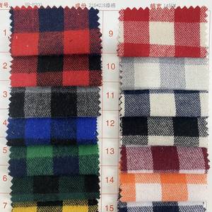 <span class=keywords><strong>Serviettes</strong></span> en <span class=keywords><strong>coton</strong></span> et polyester mélangés <span class=keywords><strong>à</strong></span> motif <span class=keywords><strong>à</strong></span> <span class=keywords><strong>carreaux</strong></span> rouge, noir et blanc pour fête <span class=keywords><strong>de</strong></span> mariage, Noël, avec décorations en pompons - Product Image 6