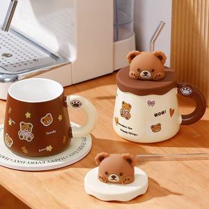 Taza de cerámica con figura de oso 3D, con tapa y pajita, diseño de oso de dibujos animados, taza de café creativa para el hogar, taza para regalo. - Product Image 5